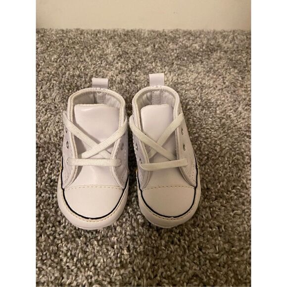 Baby Converse White Faux Leather size 2 - Picture 1 of 6